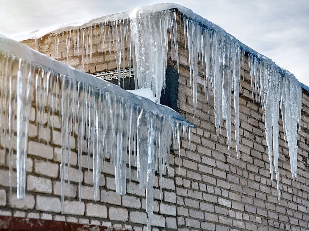 Common Water Damage People Experience During Winter